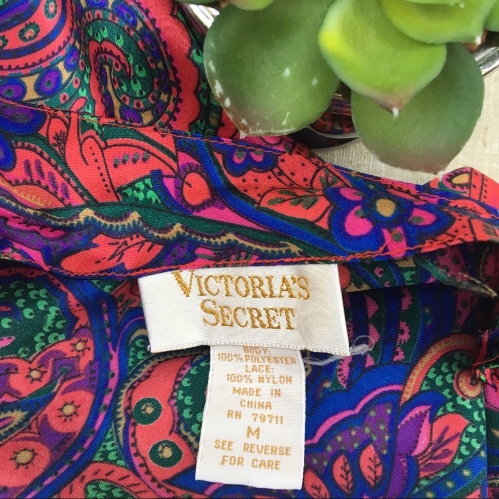 Vintage Victoria’s Secret Paisley Red Lace Slip - Picture 6 of 6